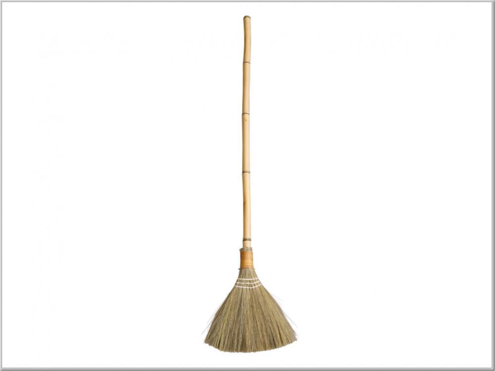 Preview: Kehrbesen aus Naturstroh L130cm Preview: Kehrbesen aus Naturstroh L130cm