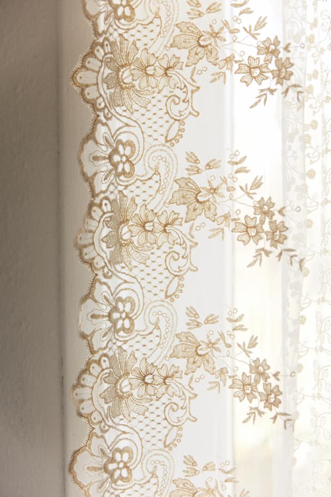 Preview: Femme Facon Vorhang Creme bestickt 140x220cm Preview: Femme Facon Vorhang Creme bestickt 140x220cm