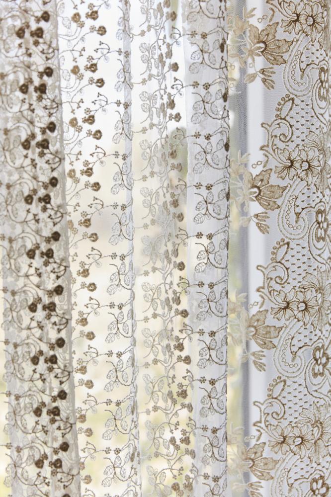 Preview: Femme Facon Vorhang Creme bestickt 140x220cm Preview: Femme Facon Vorhang Creme bestickt 140x220cm