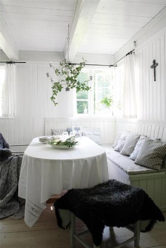 *Amazing Retreats ~ Under Nordic Skies ~ Style HC Collectible Book ~ *Amazing Retreats ~ Under Nordic Skies ~ Style HC Collectible Book ~