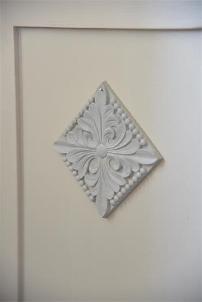 Vintage Paint Wooden Ornament 10x10cm