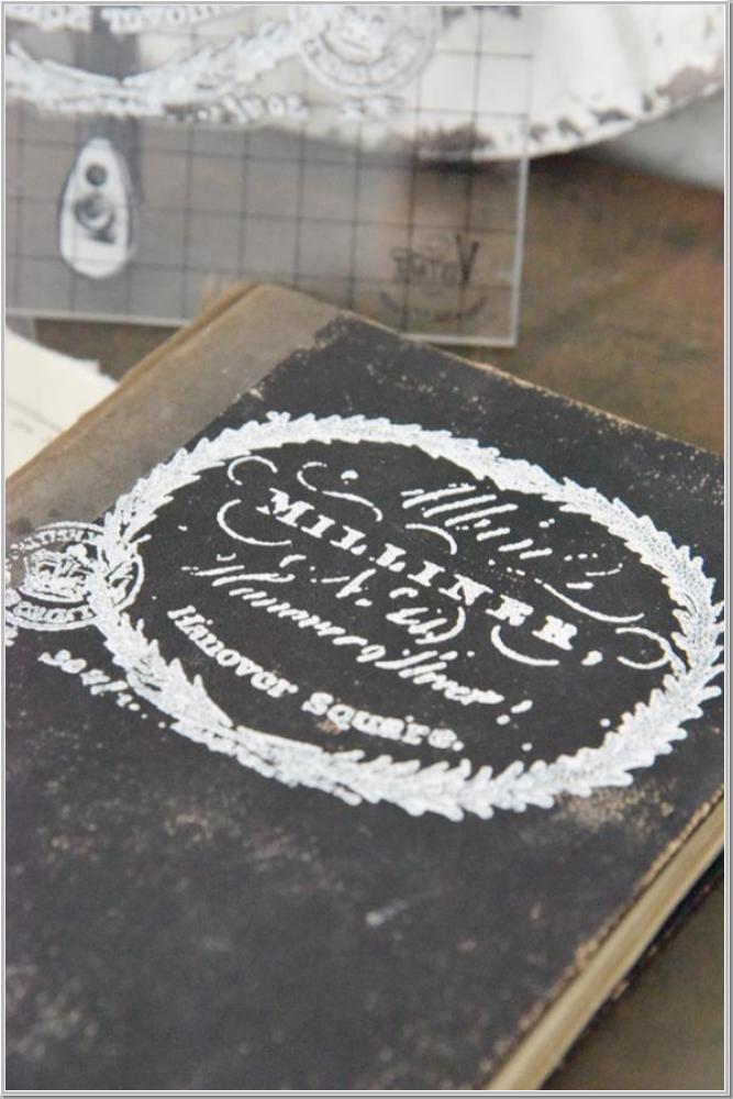Jeanne d'Arc Living Stempel Text milliner 12x11cm