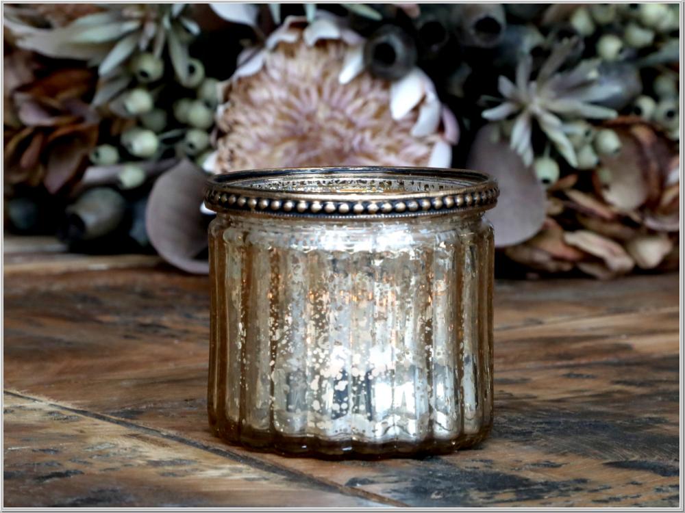 Tealight holder with pearl edge Ø8,5x7.5cm