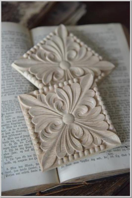 Vintage Paint Wooden Ornament 10x10cm