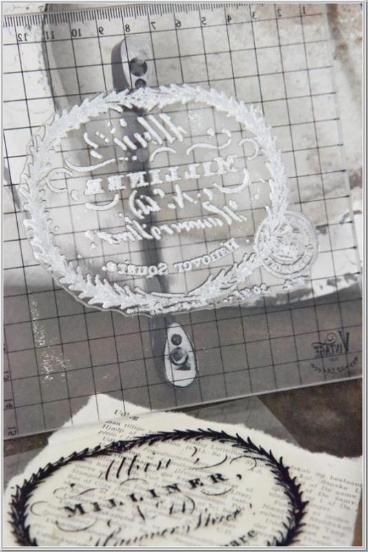Jeanne d'Arc Living Stempel Text milliner 12x11cm